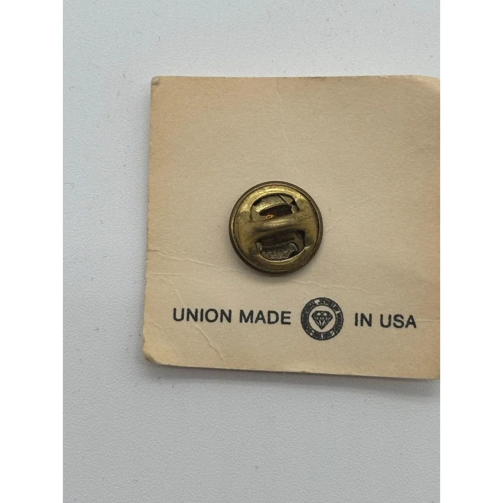 Great American Ski Chase Pin Leaf 1988‎ Gold Tone Eagle USA Vintage